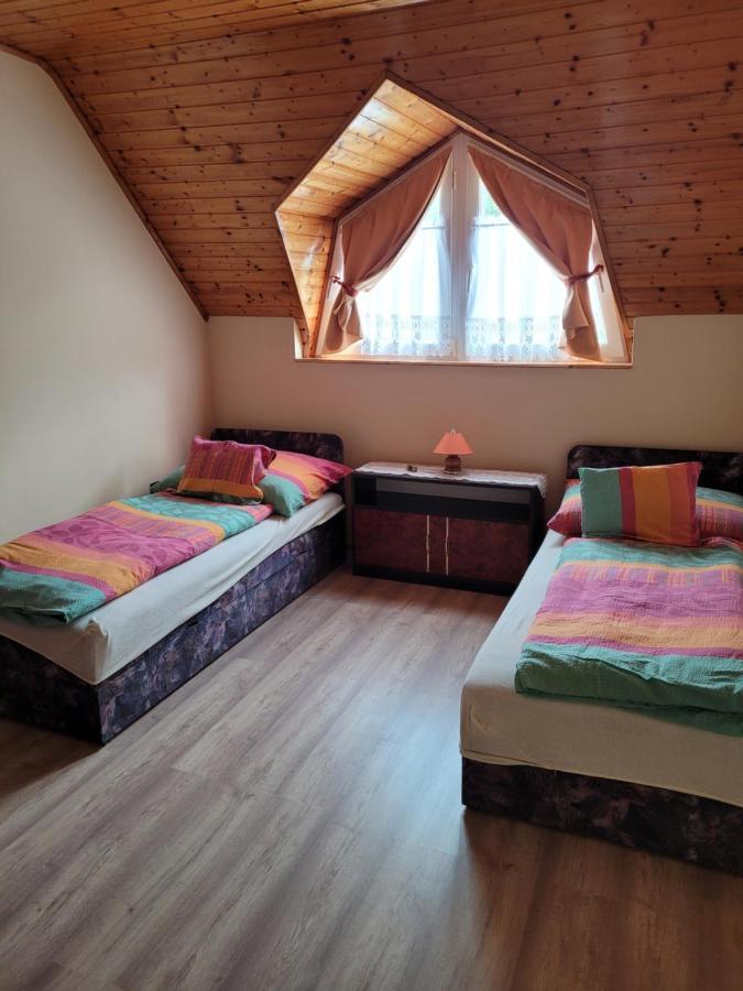Henrietta Apartmanhaz